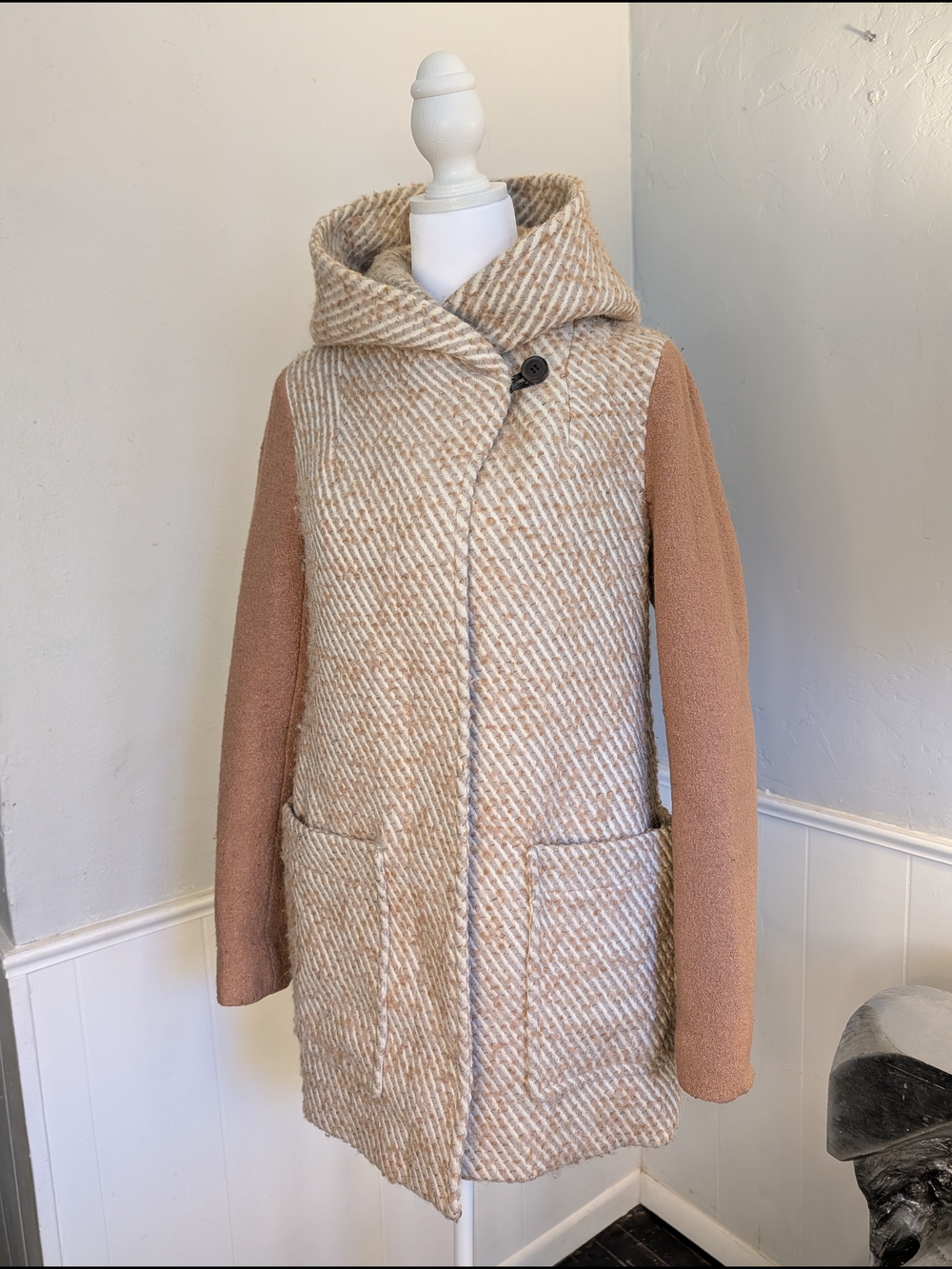 Soia & Kyo Wool Coat Small Cream Camel Hooded Button Up Jacket Made in Canada